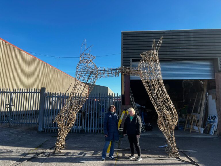 Boxing hares 23 Sep 2025