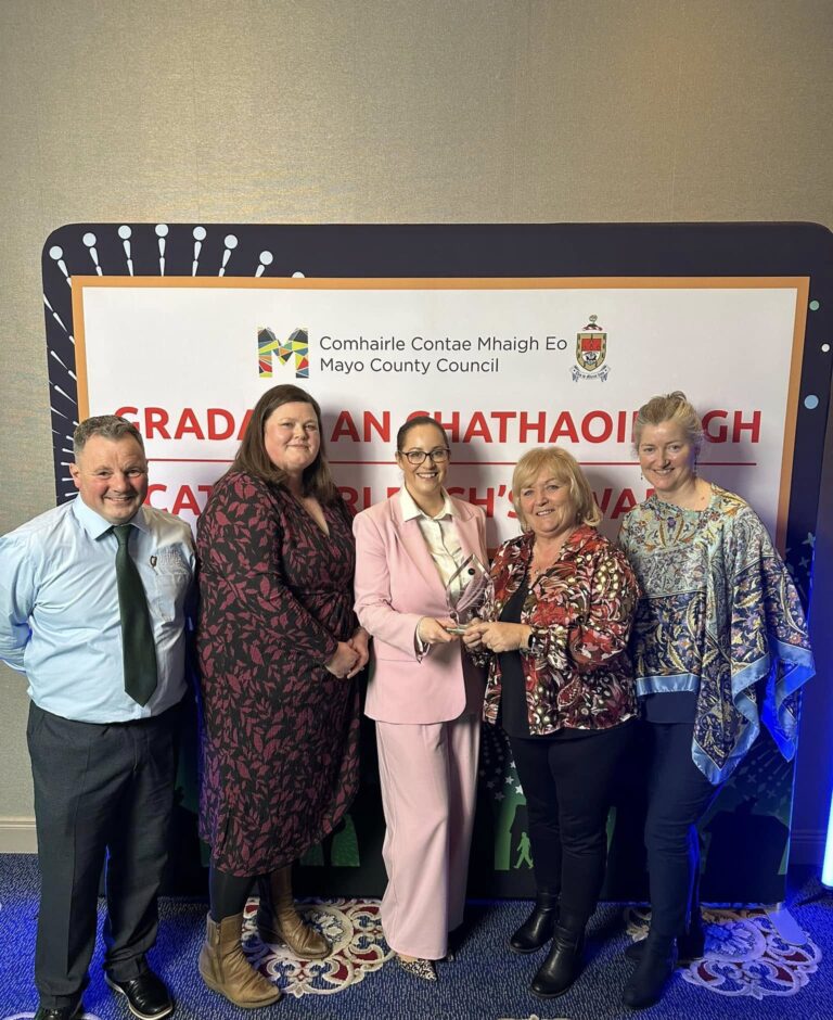 Group receives an award at Mayo Dark Sky Festival, hosted by Comhairle Contae Mhaigh Eo.